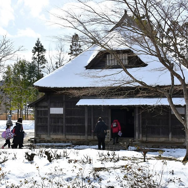 <岩手>国営みちのく公園【みちのく公園バス停】<span class="price-others">おひとりの入場料</span>