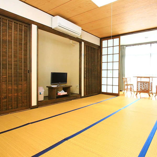 <宮崎>いろりの宿 神楽の館 和室12畳(1~5名)禁煙【大分駅】<span class="price-others">ひと部屋の宿泊料</span>